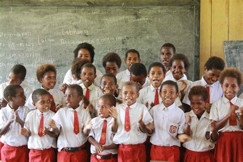 Jumlah Sekolah yang Terbatas di Papua